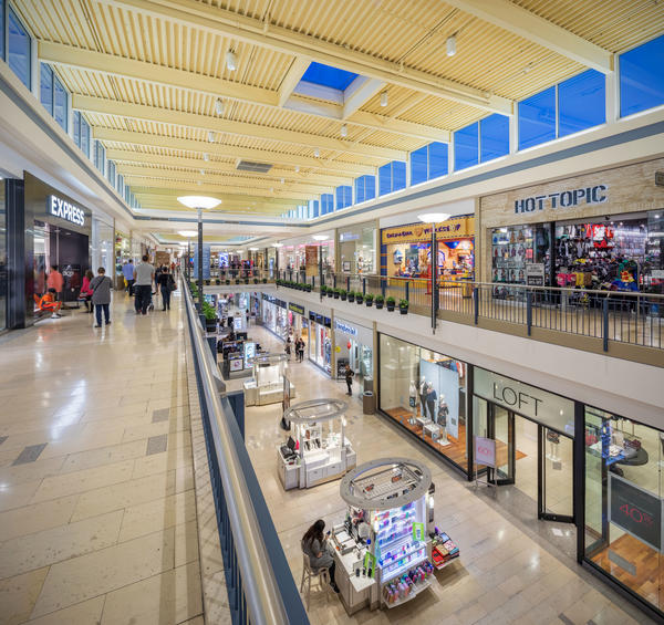 Hylan Shopping Center in Staten Island, NY