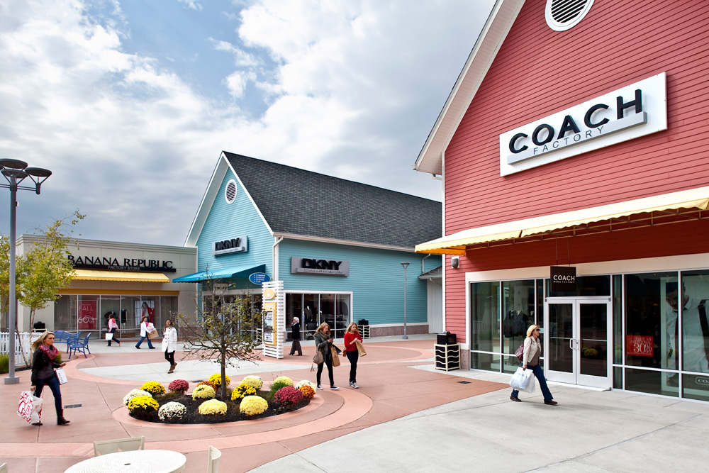 Jersey Shore Premium Outlets in Tinton Falls, NJ