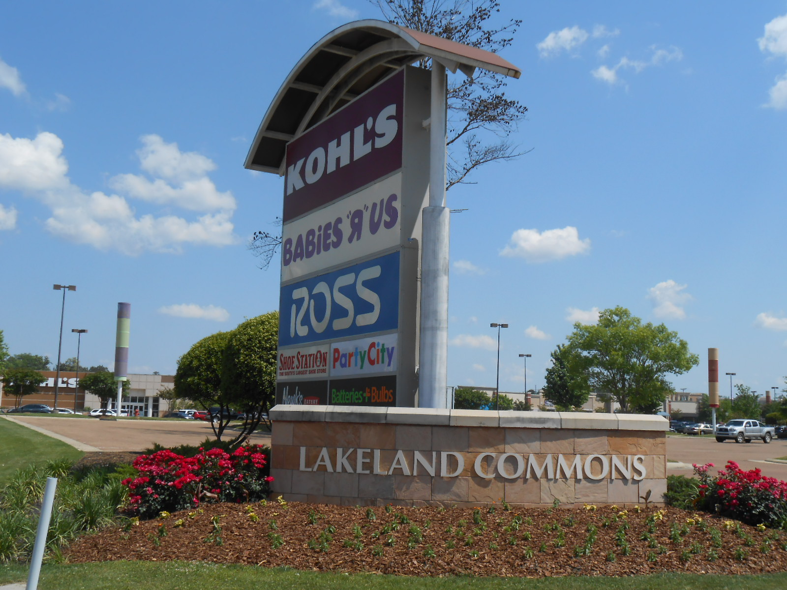 Lakeland Commons in Flowood, MS