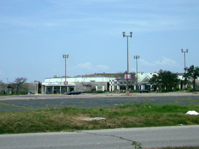 Lakewood Plaza Shopping Center in New Orleans, LA