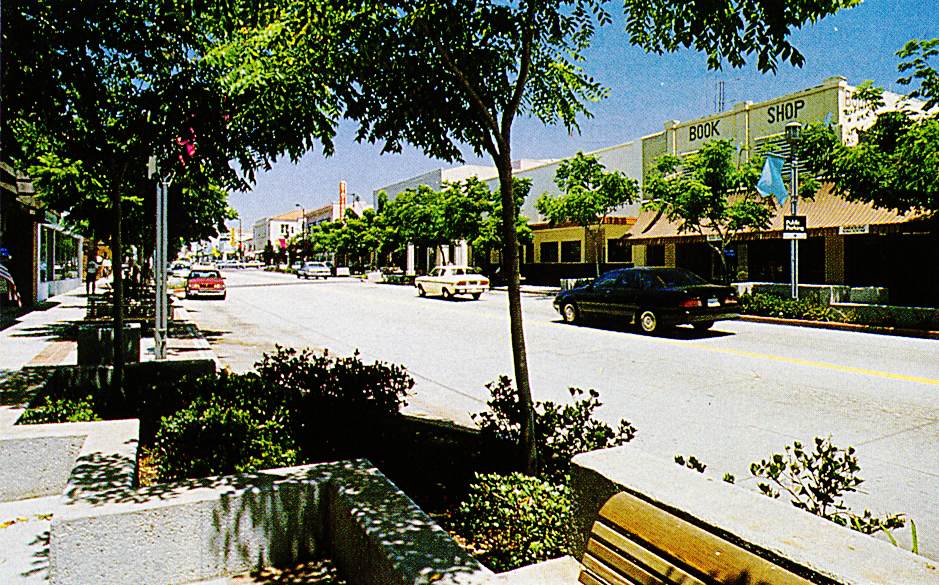 Landmark Shopping Center in Burbank, CA