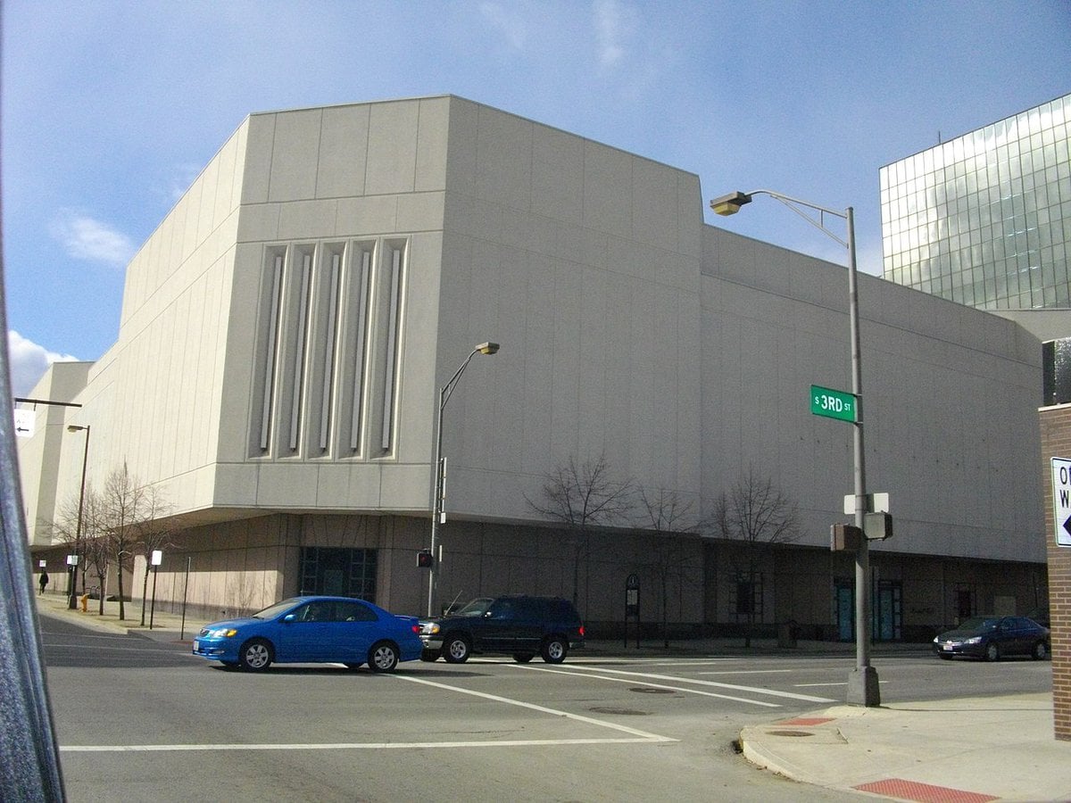 Lennox Town Center in Columbus, OH