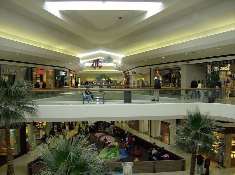 Lincoln Square Shopping Center in Oakland, CA