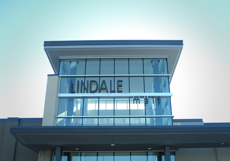 Lindale Mall in Cedar Rapids, IA