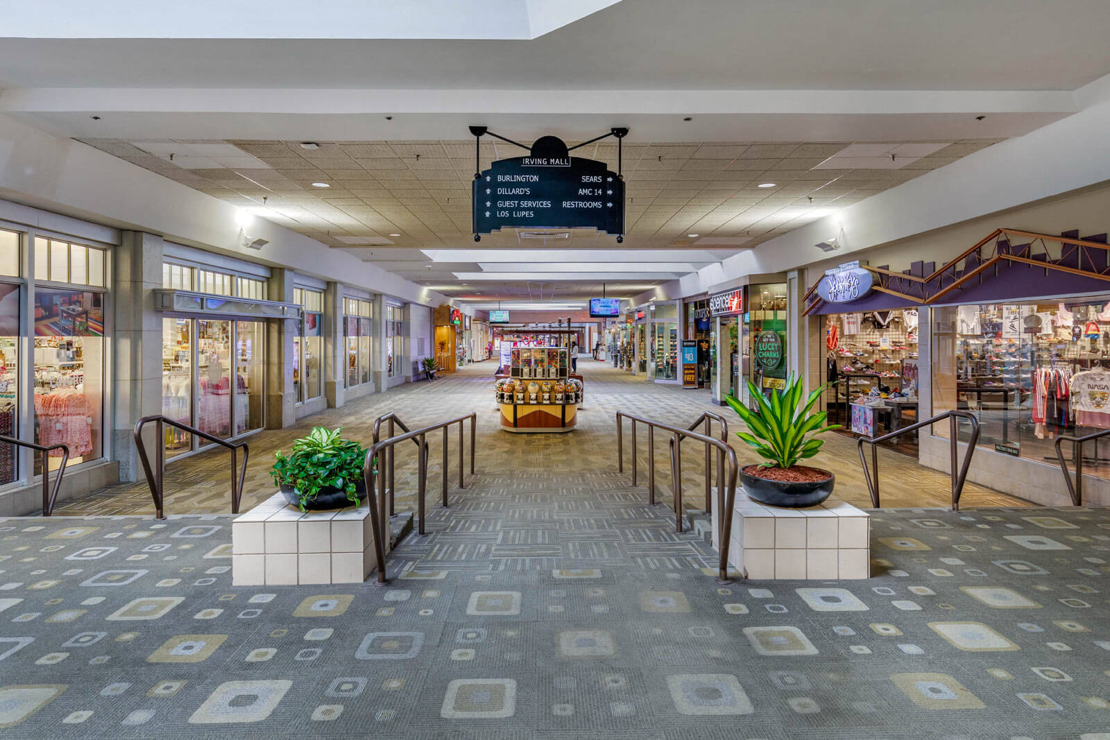 MacArthur Marketplace in Irving, TX
