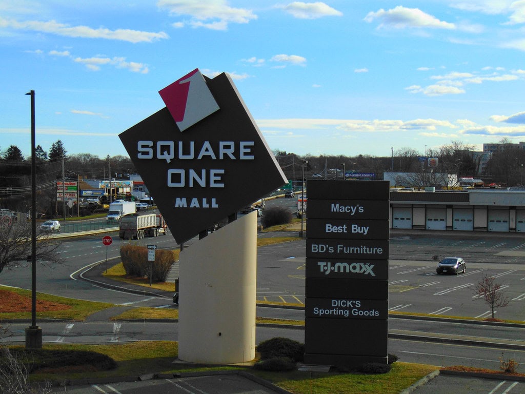 Middlesex Plaza Shopping Center in Lowell, MA
