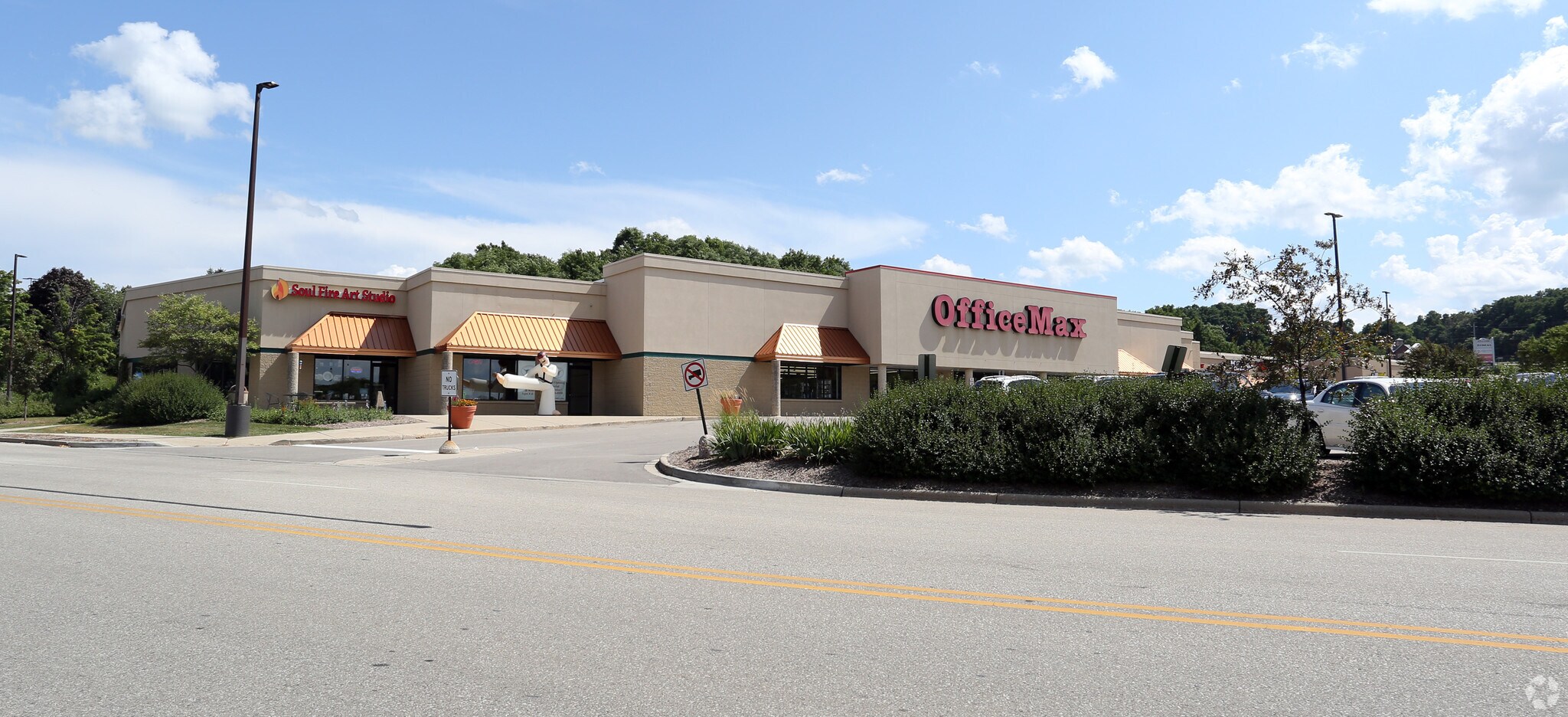 Nagawaukee Shopping Center in Delafield, WI