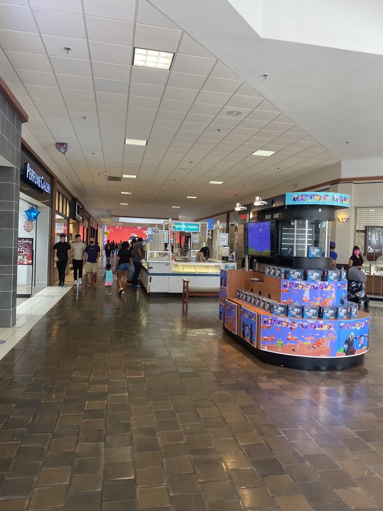 New River Shopping Center in Jacksonville, NC