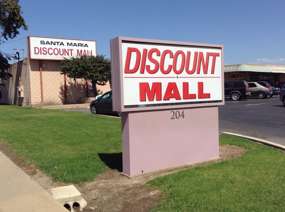 Pepper Tree Plaza Shopping Center in Santa Maria, CA