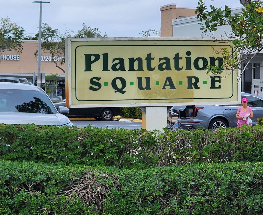 Plantation Square Plaza in Fort Lauderdale, FL