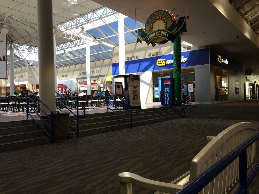 Plaza North Shopping Center in Columbus, GA