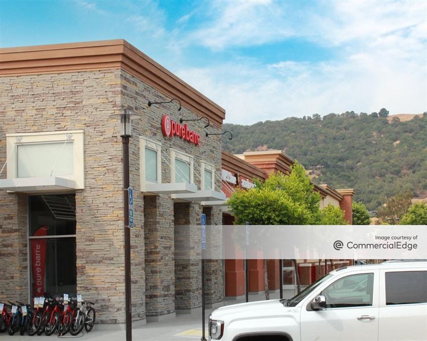 Pleasanton Gateway Shopping Center in Pleasanton, CA