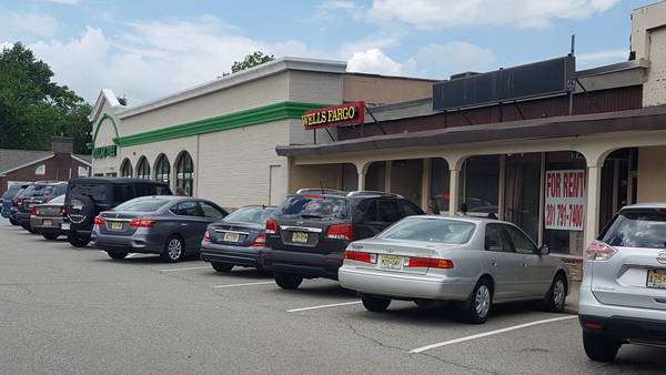 Radburn Plaza Building in Fair Lawn, NJ