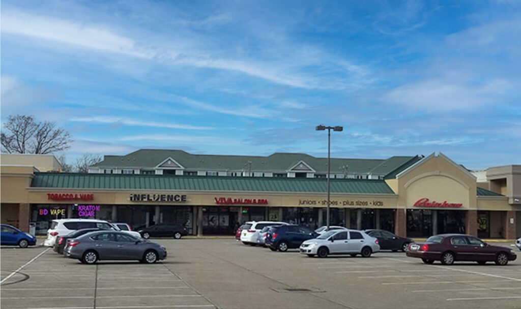 Roosevelt Gardens Shopping Center in Norfolk, VA