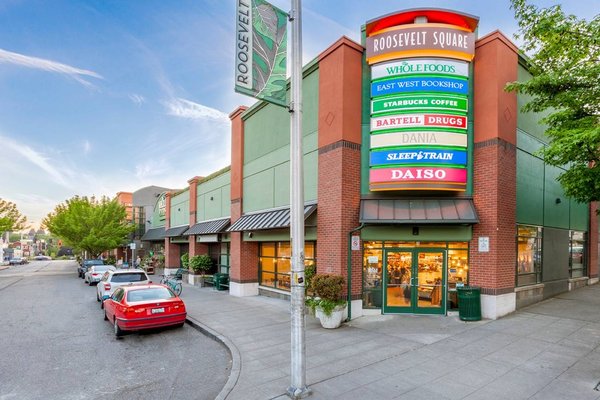 Roosevelt Square in Jacksonville, FL
