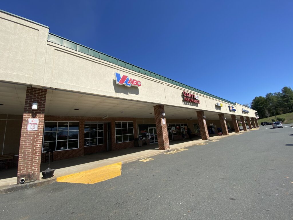 Scottsville shopping center in Scottsville, VA