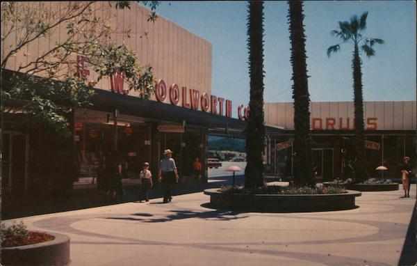 Stanford Shopping Center in Palo Alto, CA