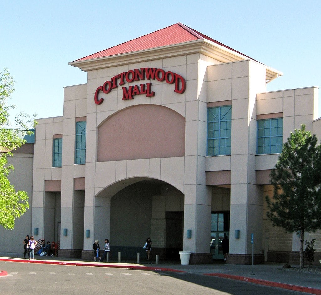 Sun Country Plaza in Albuquerque, NM