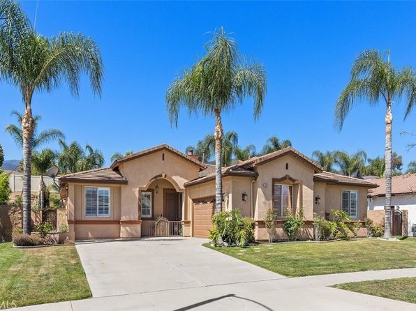 The Village at Eagle Glen in Corona, CA