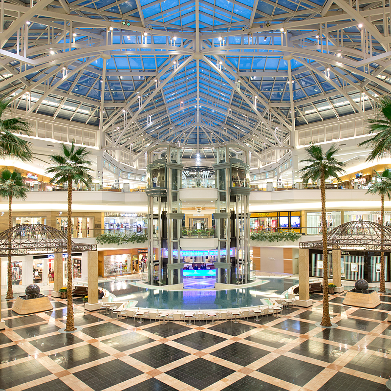 Troy Commons Shopping Center in Troy, MI