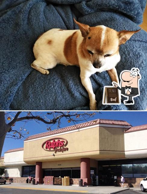 Twin Oaks Shopping Center in Agoura Hills, CA