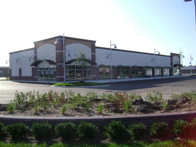 Universal Mall Properties in Warren, MI