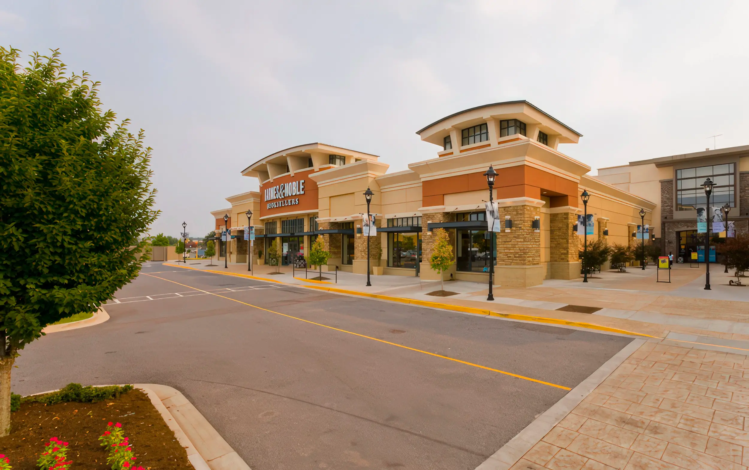 Valle Vista Shopping Center in Lee's Summit, MO