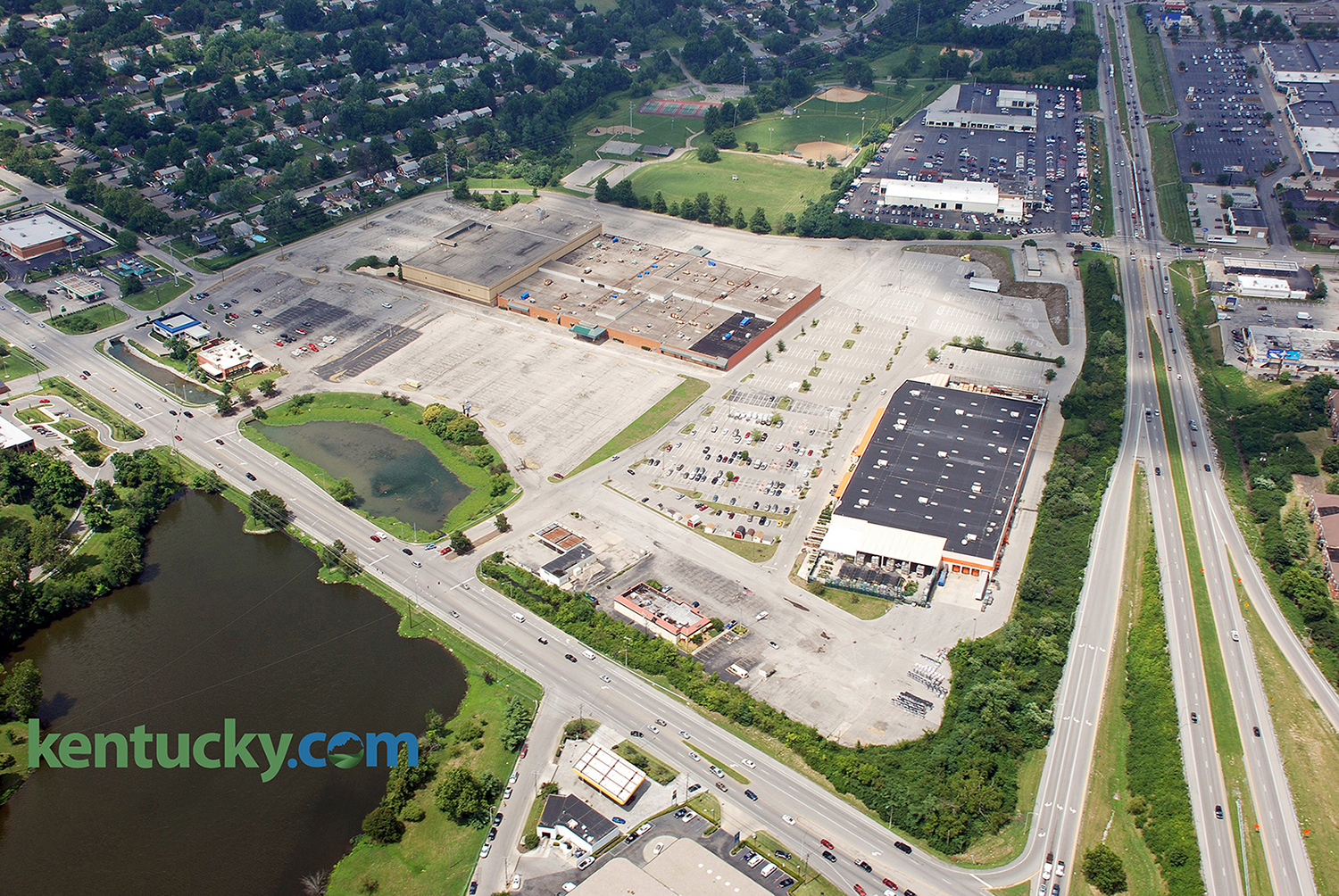 Woodhill Circle Plaza in Lexington, KY