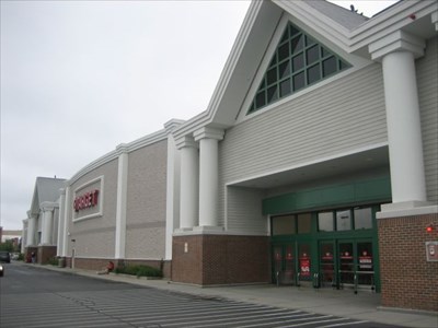 Framingham Plaza Shopping Center in Framingham, MA