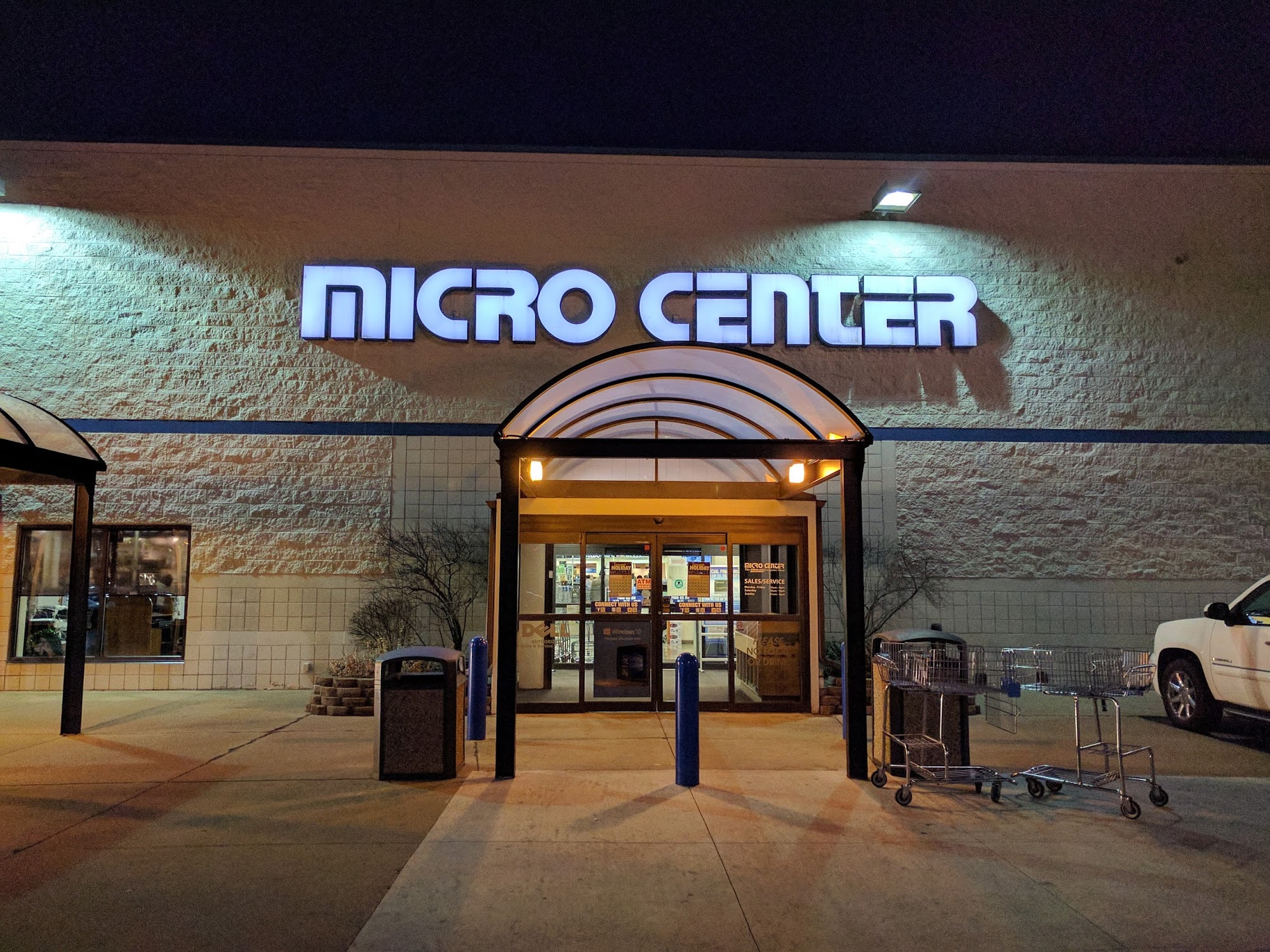 Micro Center Mall in Sharonville, OH