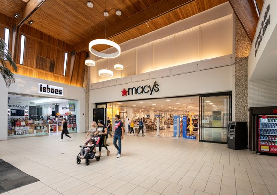 North Hialeah Shopping Center in Hialeah, FL