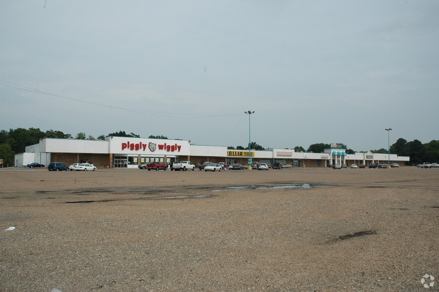 South Main Mall Shopping Center in Springhill, LA