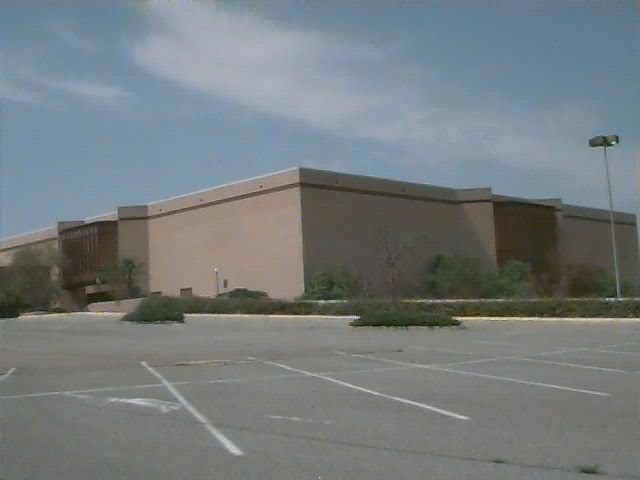 Southeast Shopping Center in Newport News, VA