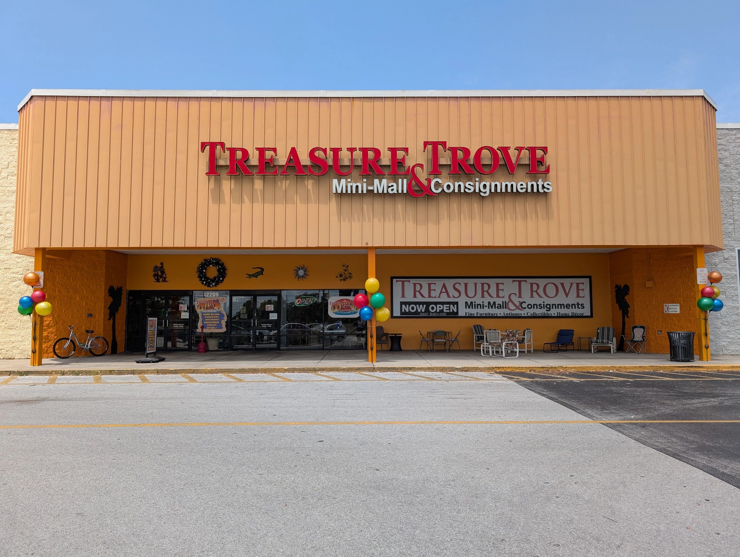 Treasure Trove Collectibles & Marketplace in Dayton, OH
